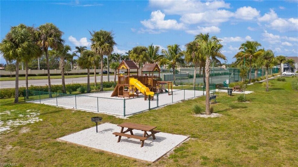 More Photos Of 132 Santa Clara Dr, Naples Apartments For Sale