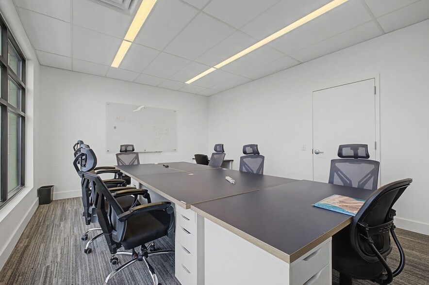 More Photos Of 6117 Centennial Blvd, Nashville Storefront Retail Office For Lease