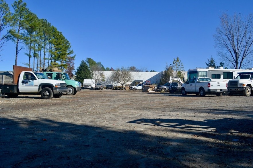 More Photos Of 10020 Industrial Dr, Pineville Warehouse For Lease