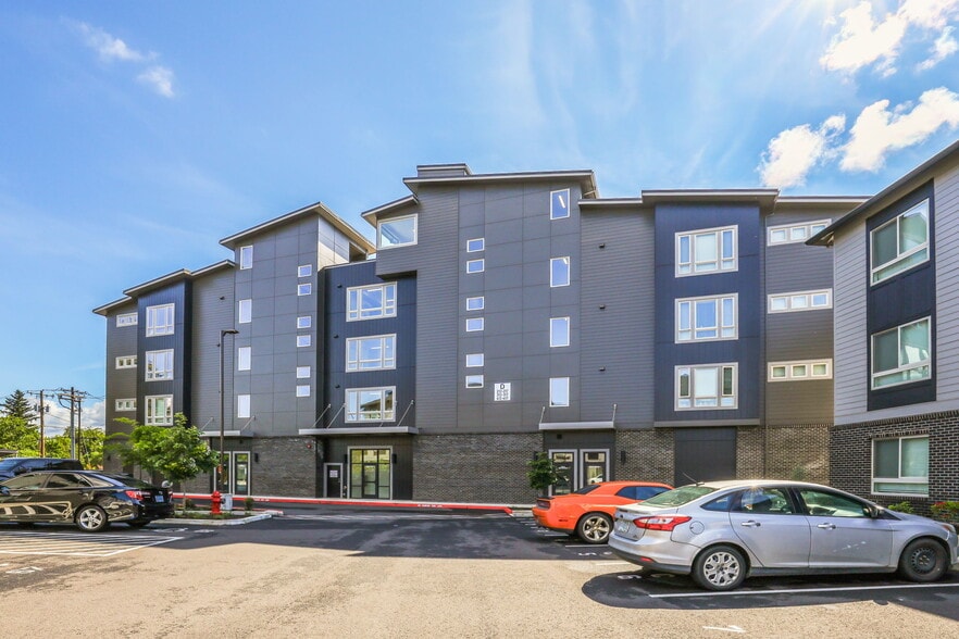 More Photos Of 22025 NE Halsey St, Fairview Apartments For Lease