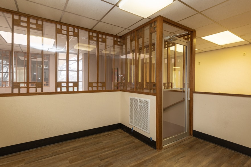 More Photos Of 5 Briercroft Office Park, Lubbock Office For Sale