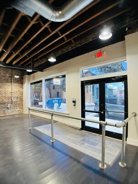 More Photos Of 1710 N 14th St, Tampa Storefront For Lease