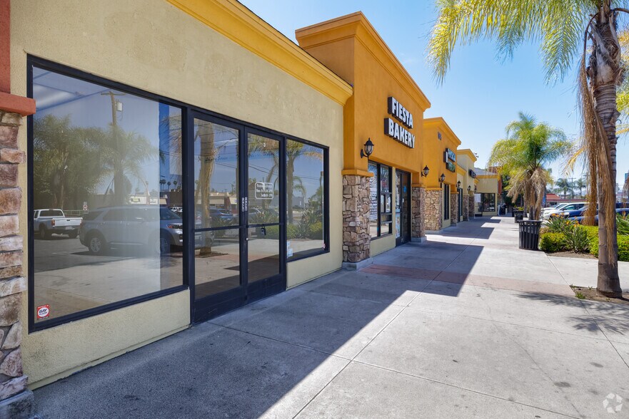 More Photos Of 1815 E Valley Pky, Escondido Storefront For Sale