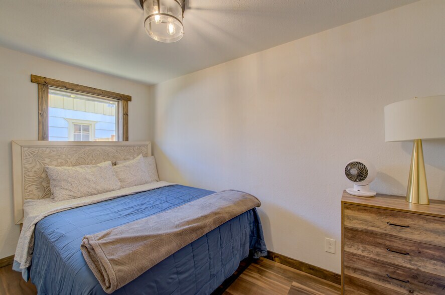 More Photos Of 601 Pacific Ave S, Long Beach Storefront Retail Residential For Sale