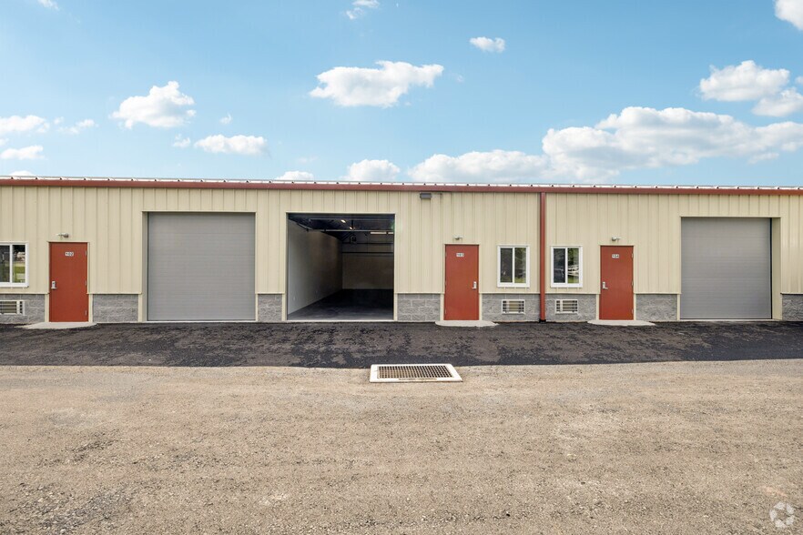 More Photos Of 130 Christopher Ln, Harleysville Warehouse For Lease