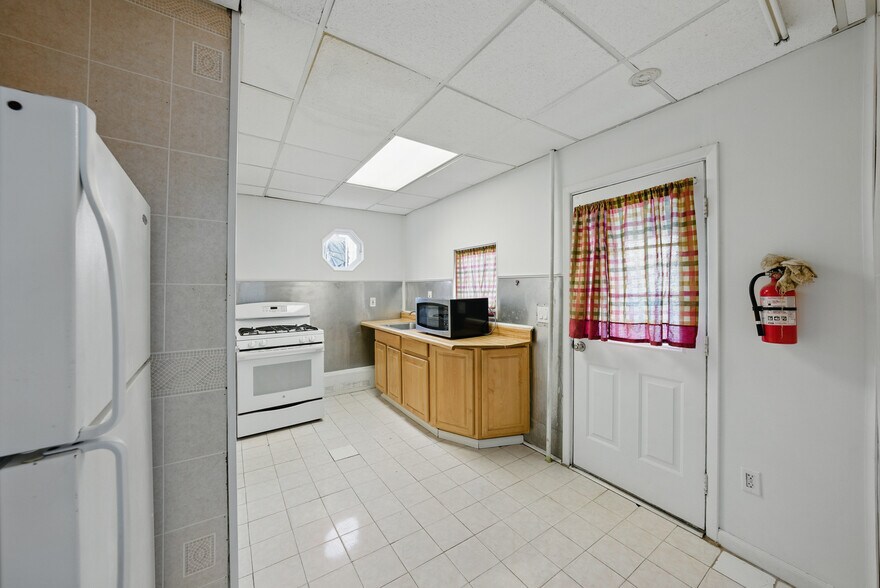 More Photos Of 203 E Blackwell St, Dover Multifamily For Sale