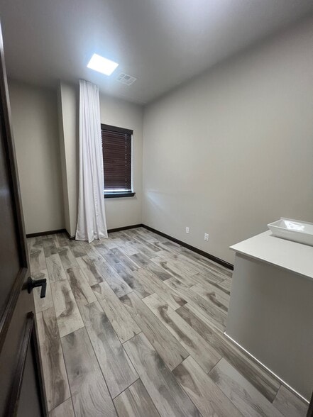 More Photos Of 17935 N Pennsylvania Ave, Edmond Unknown For Lease