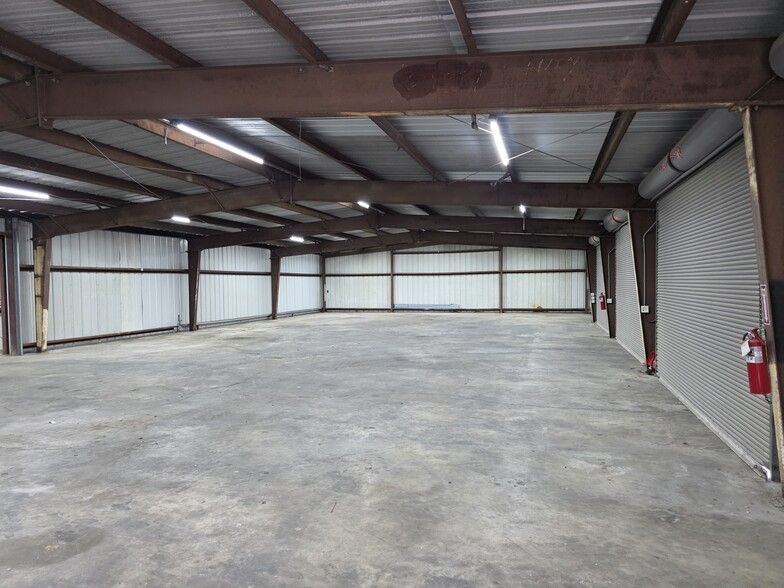 More Photos Of 3708 Highway 27 S, Sulphur Flex For Sale