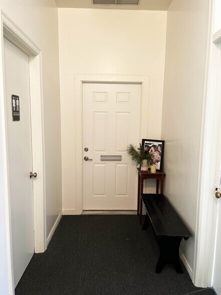 More Photos Of 5630 Melrose Ave, Los Angeles Storefront Retail Office For Lease