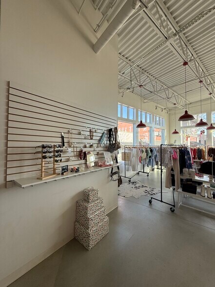 More Photos Of 3550 W Lawrenceville St, Duluth General Retail For Lease