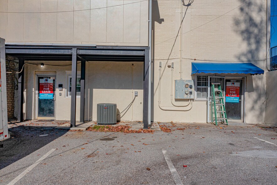 More Photos Of 5728 Fairburn Rd, Douglasville Self Storage For Lease