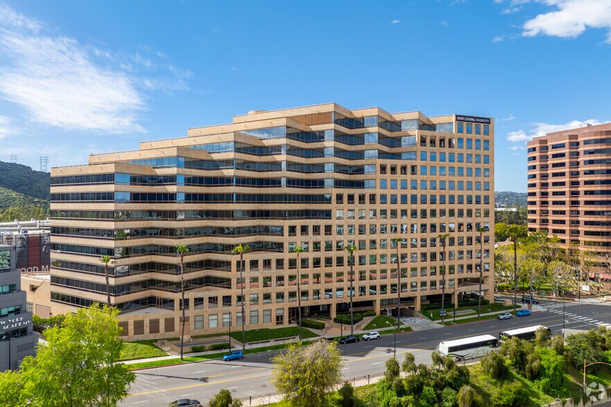 More Photos Of 3400 W Riverside Dr, Burbank Coworking Space