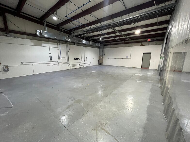 More Photos Of 1908-1910 NW 67th Pl, Gainesville Unknown For Lease