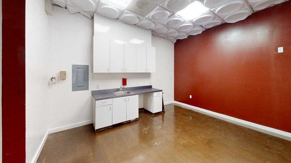 More Photos Of 585 Pine Ave, Long Beach Apartments For Lease