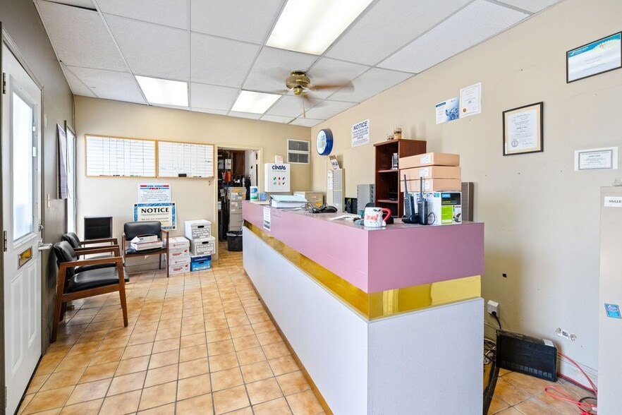 More Photos Of 2251 Bardstown Rd, Louisville Auto Repair For Sale