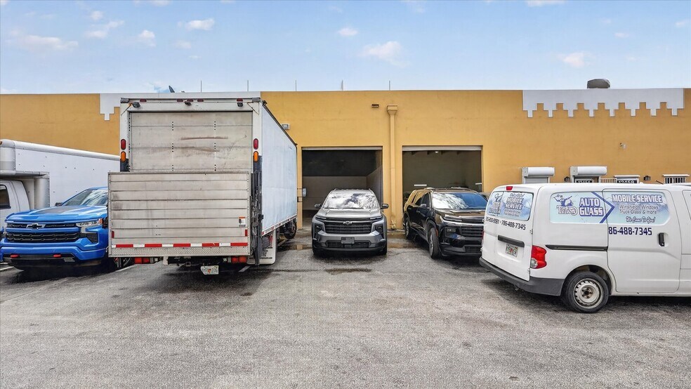 More Photos Of 12434-12466 NW 38th Ave, Opa-locka Warehouse For Lease