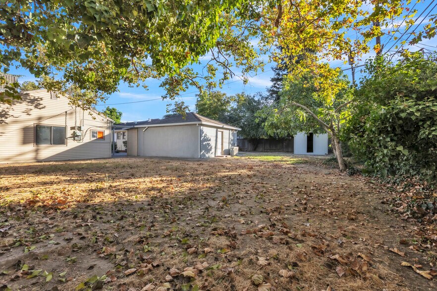 More Photos Of 1006 Lochbrae Rd, Sacramento Assisted Living For Sale