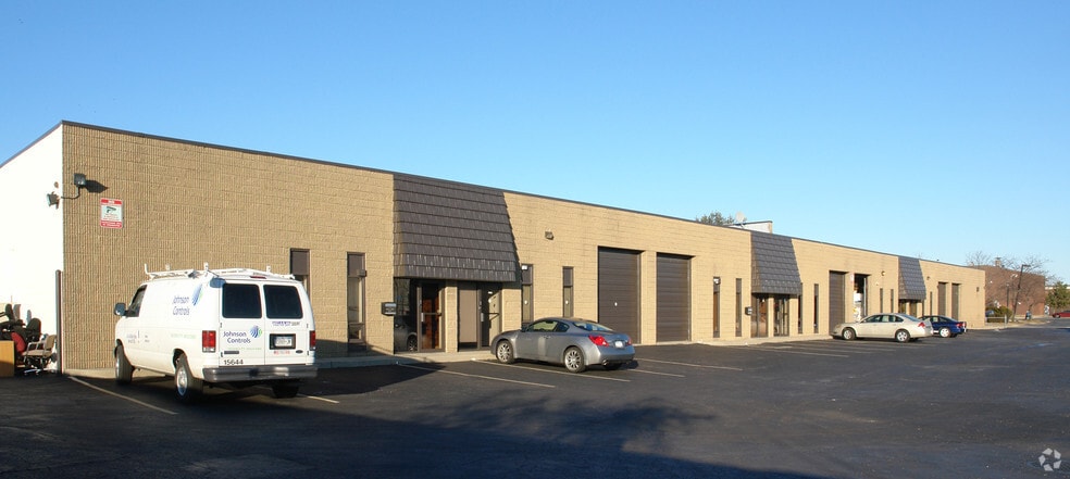 Primary Photo Of 14 Burt Dr, Deer Park Warehouse For Lease