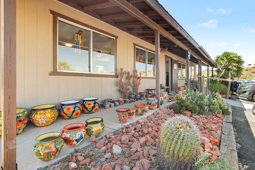 More Photos Of 1011 Wildhorse ln, Clarkdale Specialty For Sale