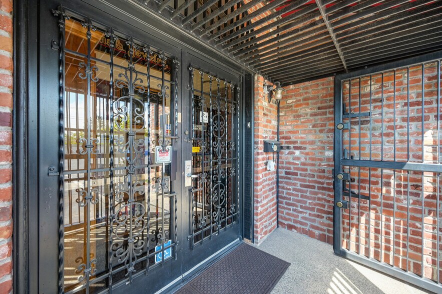 More Photos Of 7800 Fair Oaks Blvd, Carmichael Freestanding For Sale