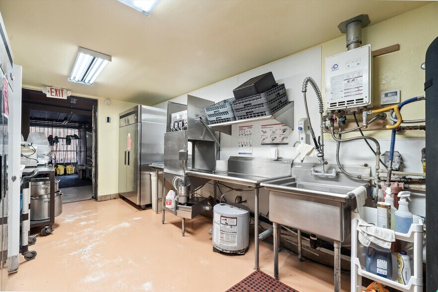 More Photos Of 706 N Old Hwy 77, Mammoth Restaurant For Sale