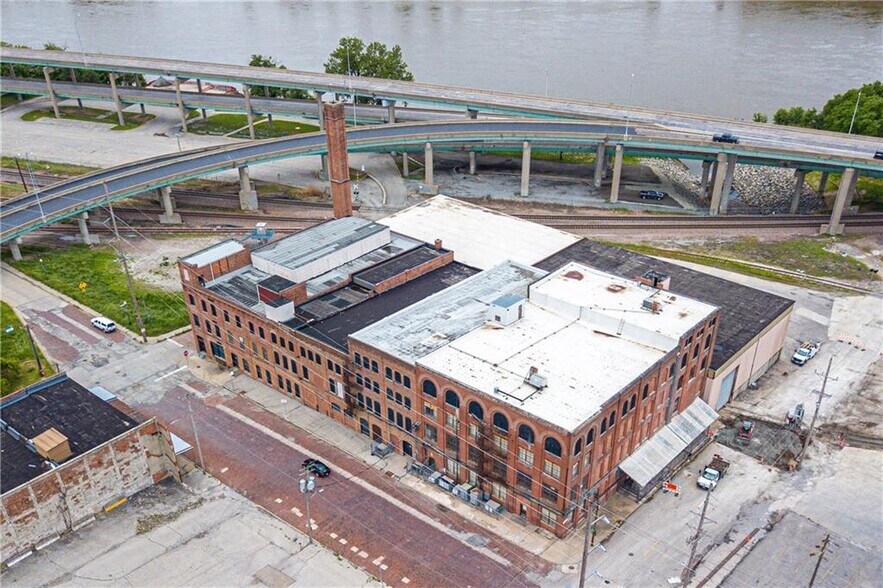 More Photos Of 202 Main St, Saint Joseph Refrigeration Cold Storage For Lease