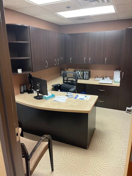 More Photos Of 355-385 W Northwest Hwy, Palatine General Retail For Sale