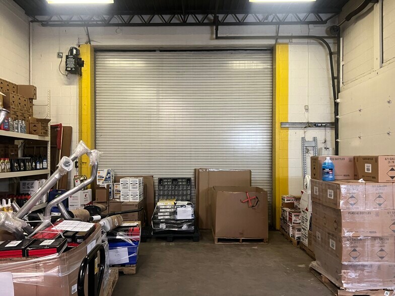 More Photos Of 1032-1034 Saw Mill Run Blvd W, Pittsburgh Light Manufacturing For Lease