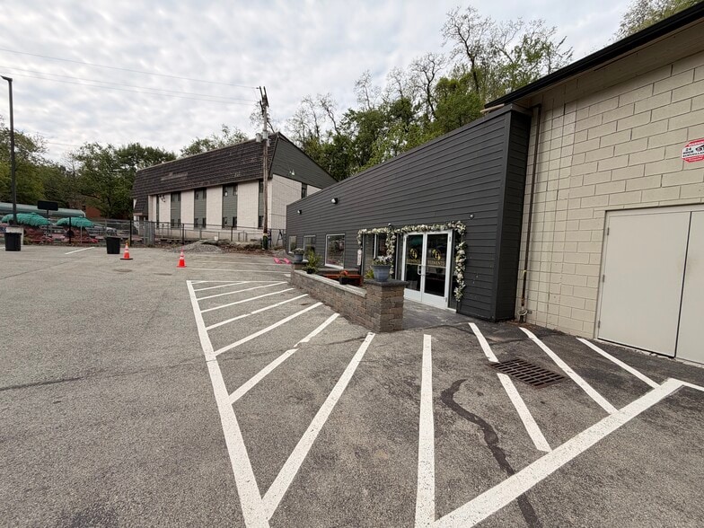 More Photos Of 2910 McKelvey Rd, Pittsburgh Freestanding For Sale