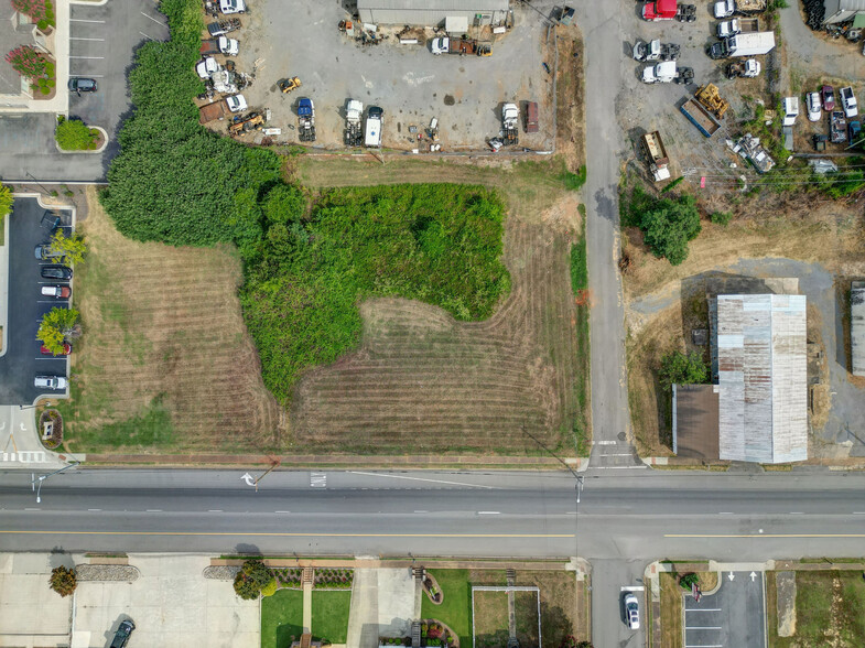 Primary Photo Of Blount Ave, Guntersville Land For Sale