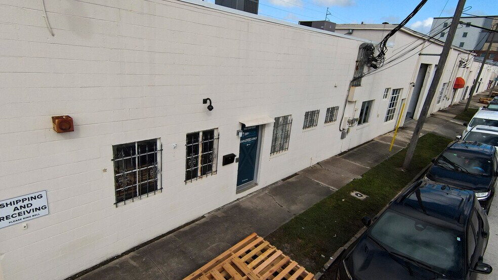 More Photos Of 1110 Sligh Blvd, Orlando Warehouse For Lease