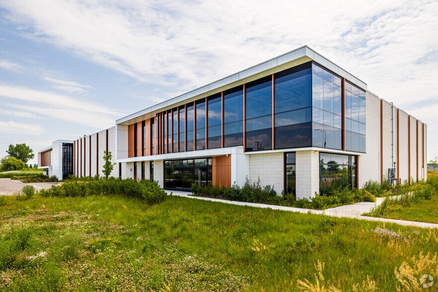 Primary Photo Of 6301 Rte De L'aéroport, Saint-hubert Distribution For Sale