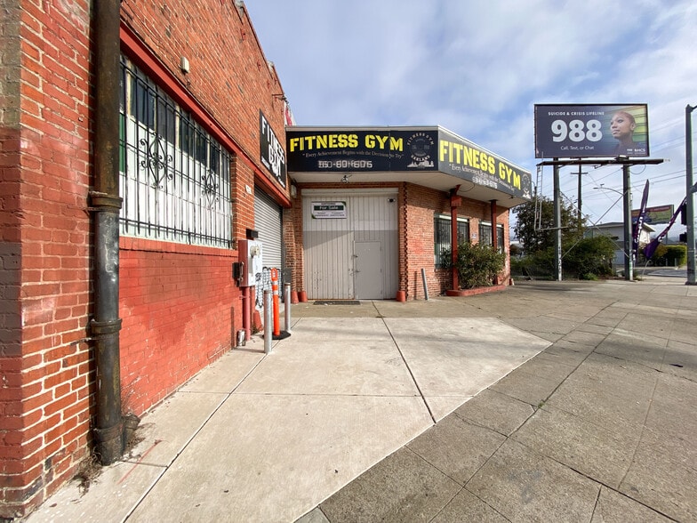 More Photos Of 2515 Seminary Ave, Oakland Health Club For Sale