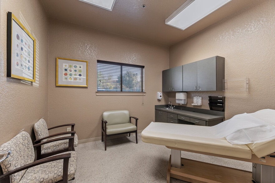 More Photos Of 9502 Huebner Rd, San Antonio Medical For Lease