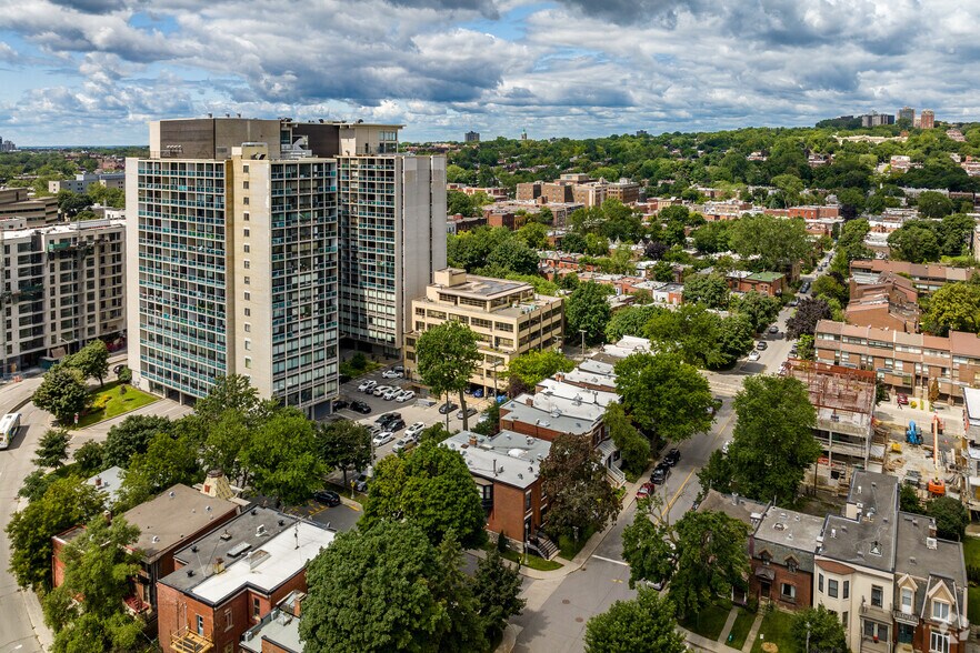 More Photos Of 4920 Boul De Maisonneuve O, Westmount Office Residential For Lease