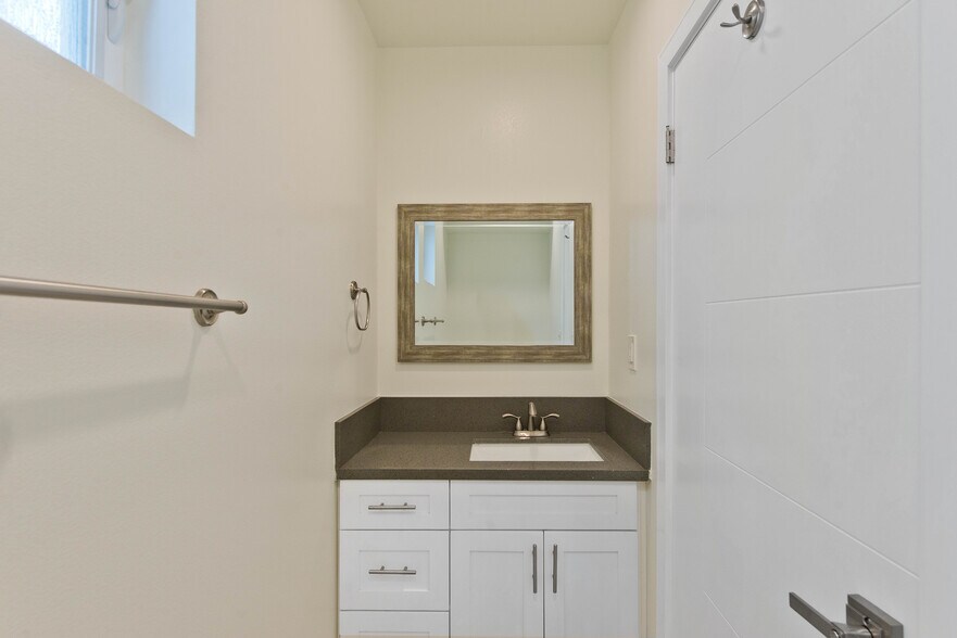 More Photos Of 635 N Harvard Blvd, Los Angeles Apartments For Sale