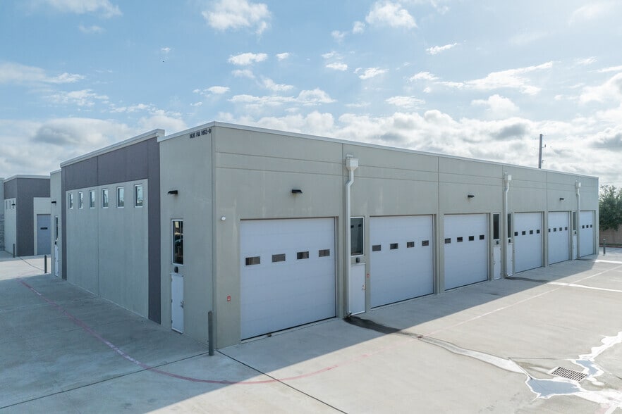 More Photos Of 1435 FM 1463 Rd, Katy Showroom For Sale