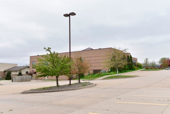 More Photos Of 2834 Northgate Dr, Iowa City Office For Sale