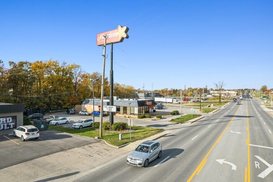 More Photos Of 421 E Jackson Blvd, Jackson Fast Food For Sale