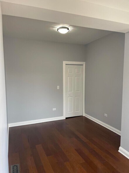 More Photos Of 4128 Washington St, Gary Apartments For Sale