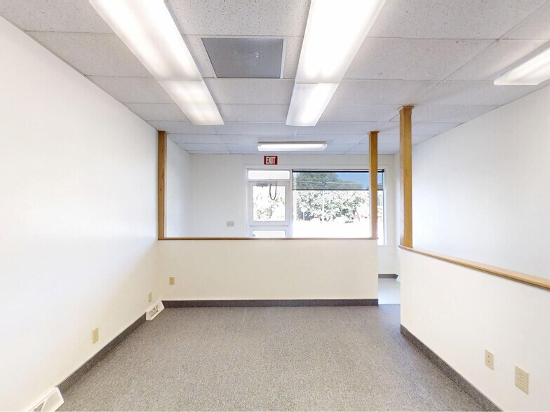 More Photos Of 2105-2133 W 8th St, Erie Office For Lease