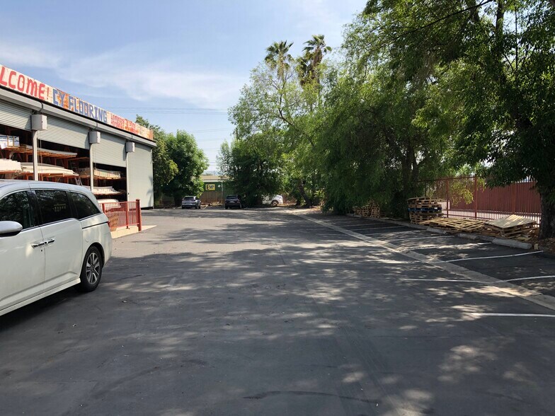 More Photos Of 18409 E Valley Blvd, City of Industry Warehouse For Lease