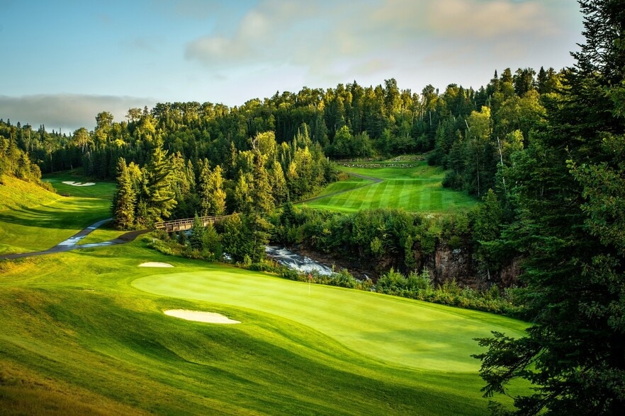 More Photos Of 5731 Highway 61, Lutsen Sports And Entertainment For Sale