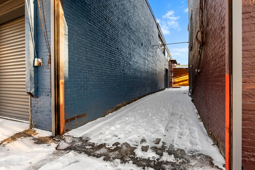 More Photos Of 403-409 N Pearl St, Albany Warehouse For Sale