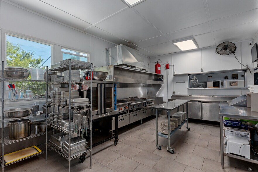 More Photos Of 206 W Spruce St, Gillespie Religious Facility For Sale