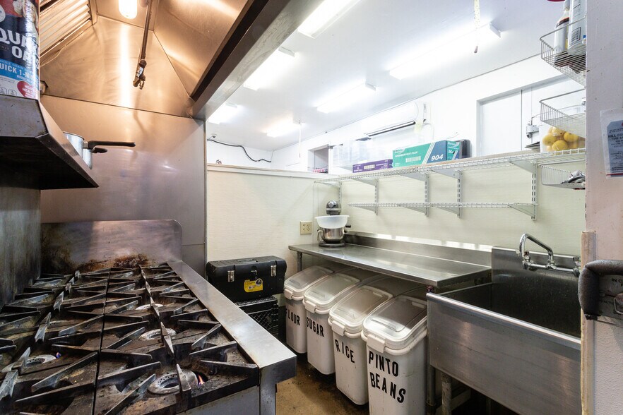 More Photos Of 311 Main St, Bandera Restaurant For Sale
