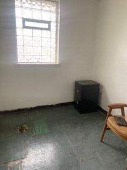 More Photos Of 15560 Puritan St, Detroit Flex For Sale