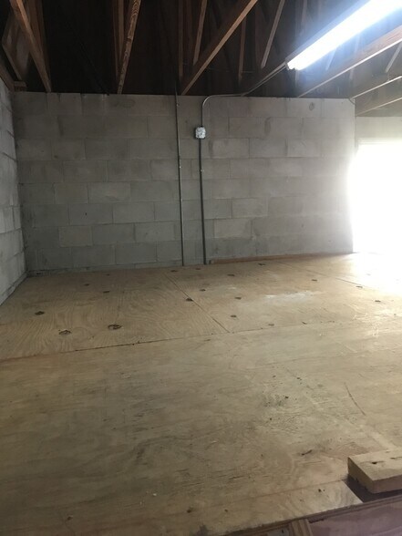 More Photos Of 831 Railroad St, Port Orange Warehouse For Lease