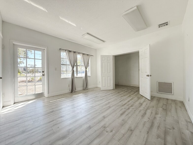 More Photos Of 1251-1255 Miller Ave, Winter Park Medical For Lease