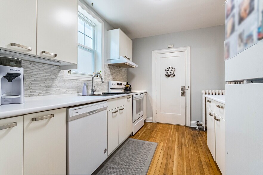 More Photos Of 14 Kilbarry Rd, Toronto Multifamily For Sale